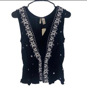 NWT floral Black/white tank top
